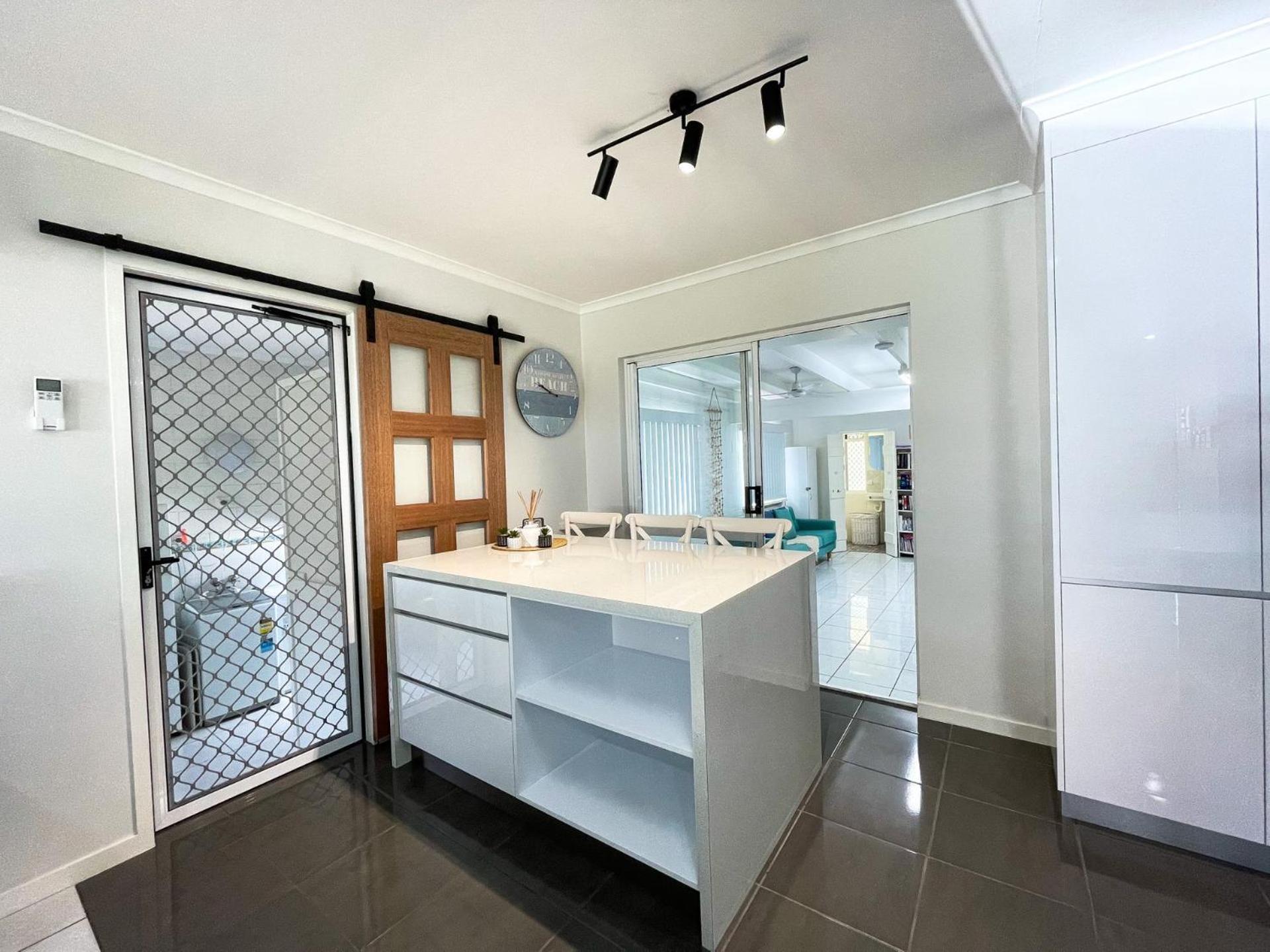 Beach House On Burrum- Close To Beach- 3Br- Wifi-Foxtel Woodgate Luaran gambar