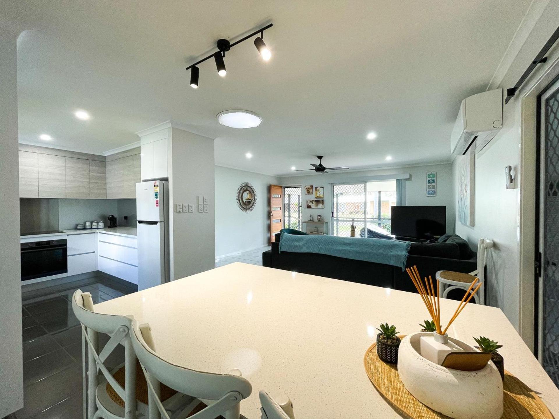 Beach House On Burrum- Close To Beach- 3Br- Wifi-Foxtel Woodgate Luaran gambar